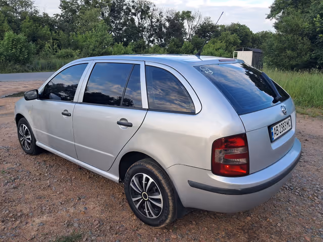 Skoda Fabia - фото 4