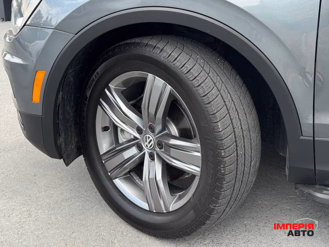 Volkswagen Tiguan - фото 5