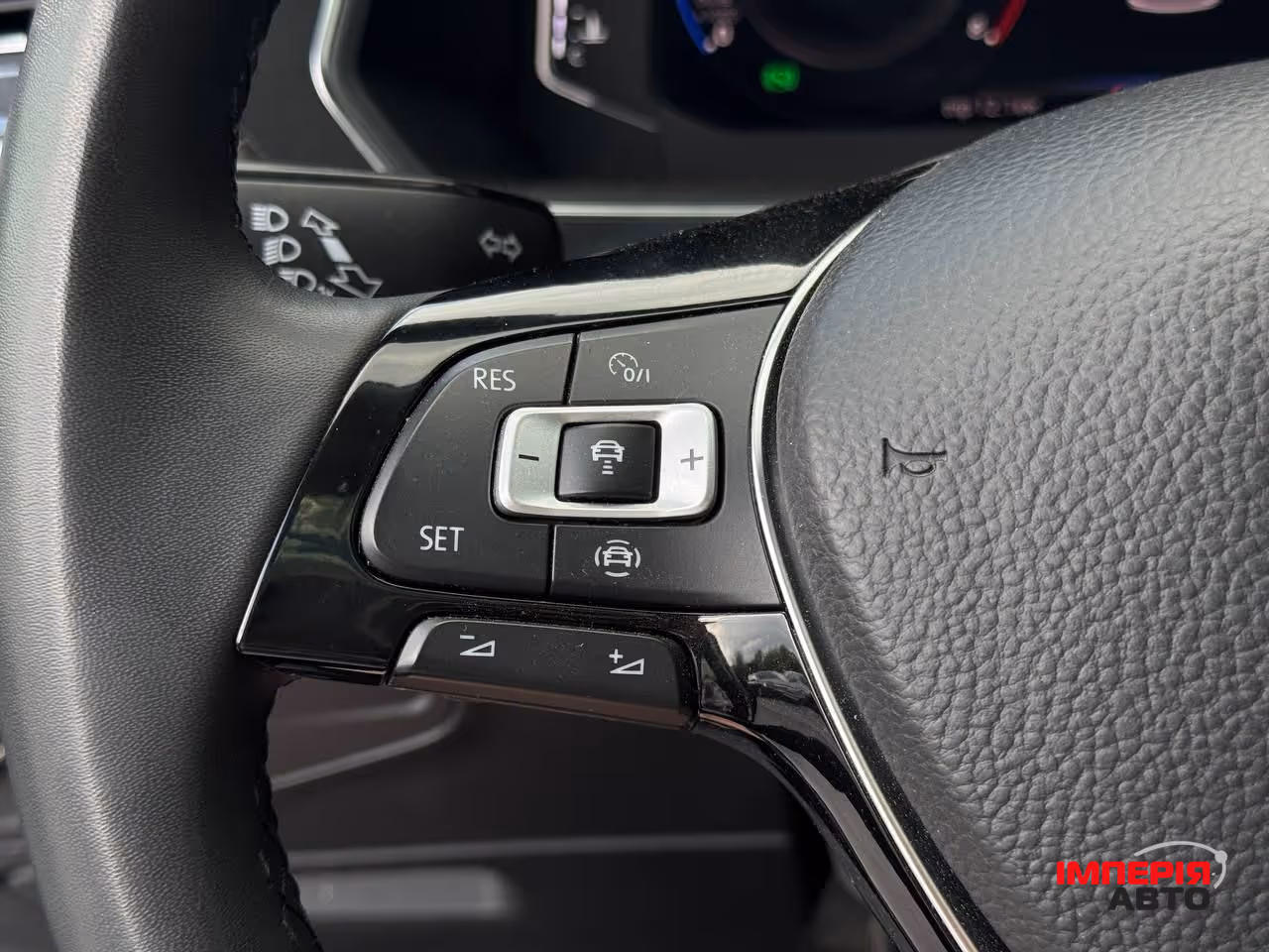 Volkswagen Tiguan - фото 44