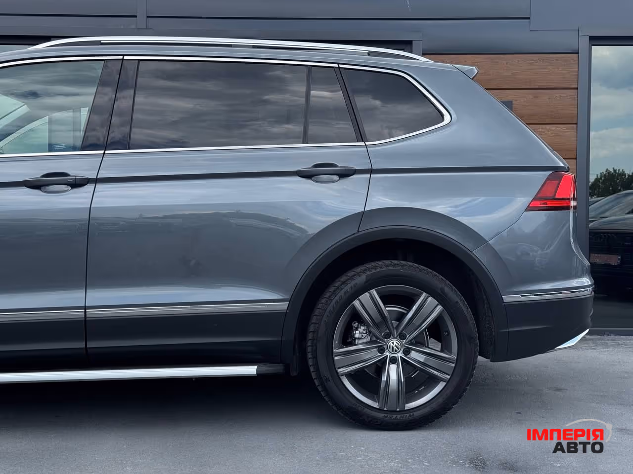 Volkswagen Tiguan - фото 14