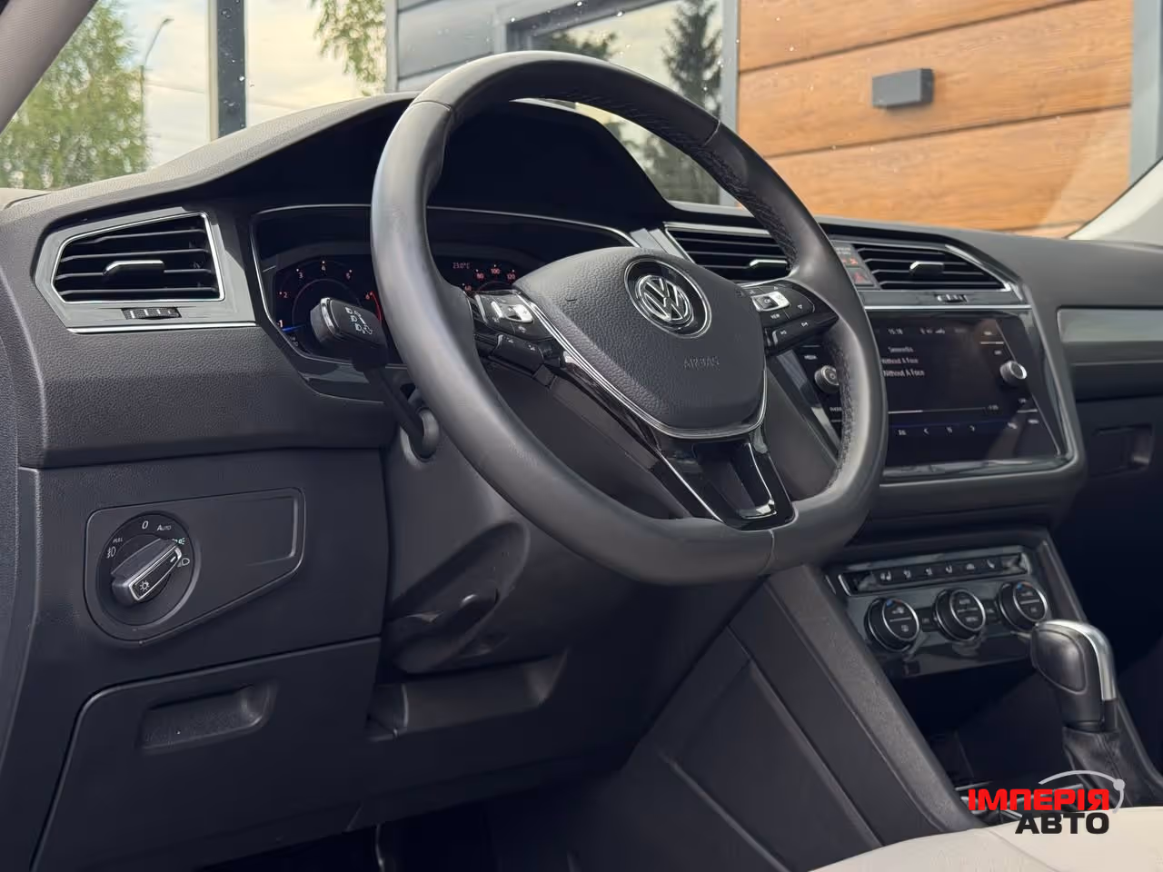 Volkswagen Tiguan - фото 35