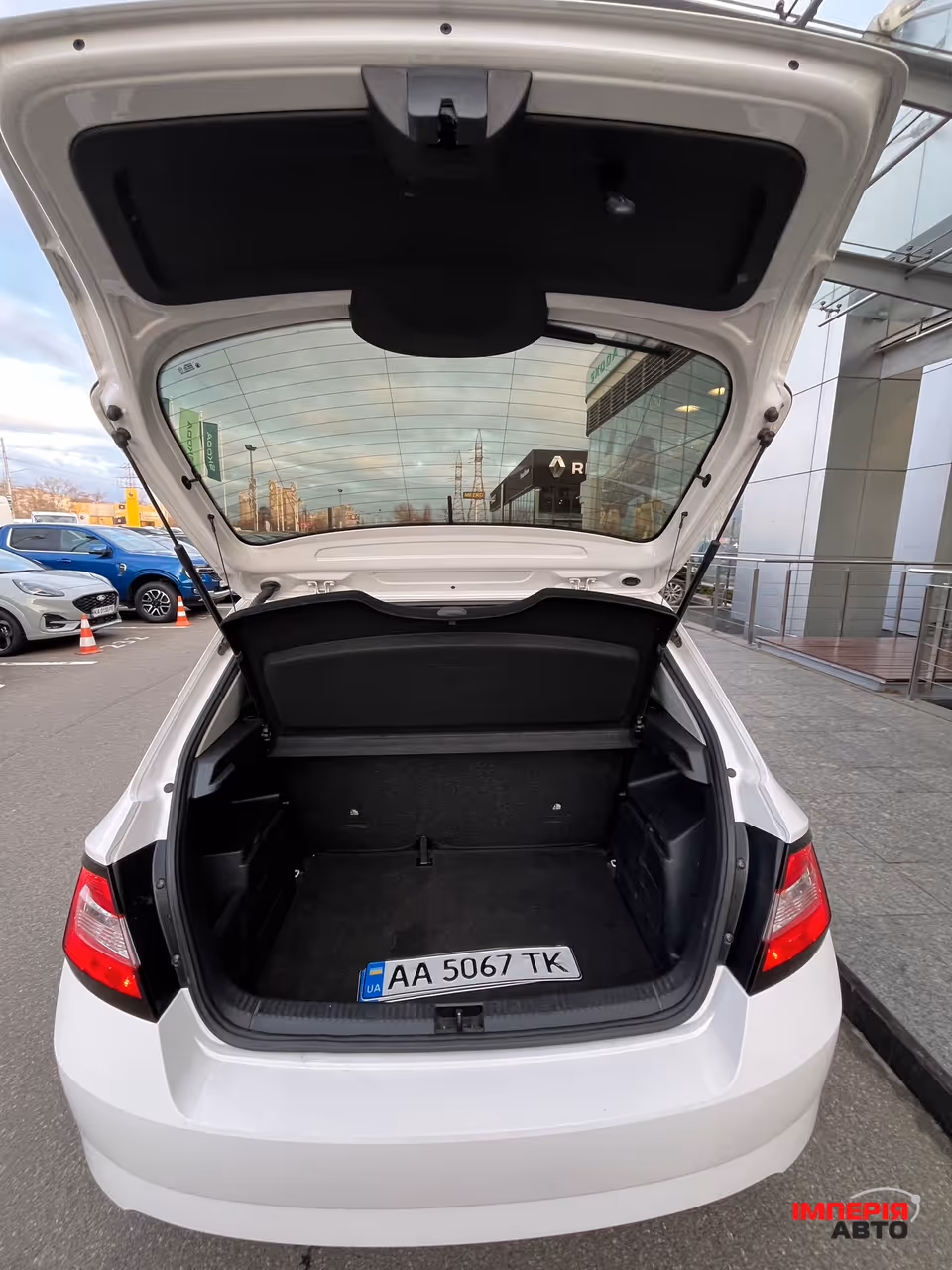 Skoda Fabia - фото 11