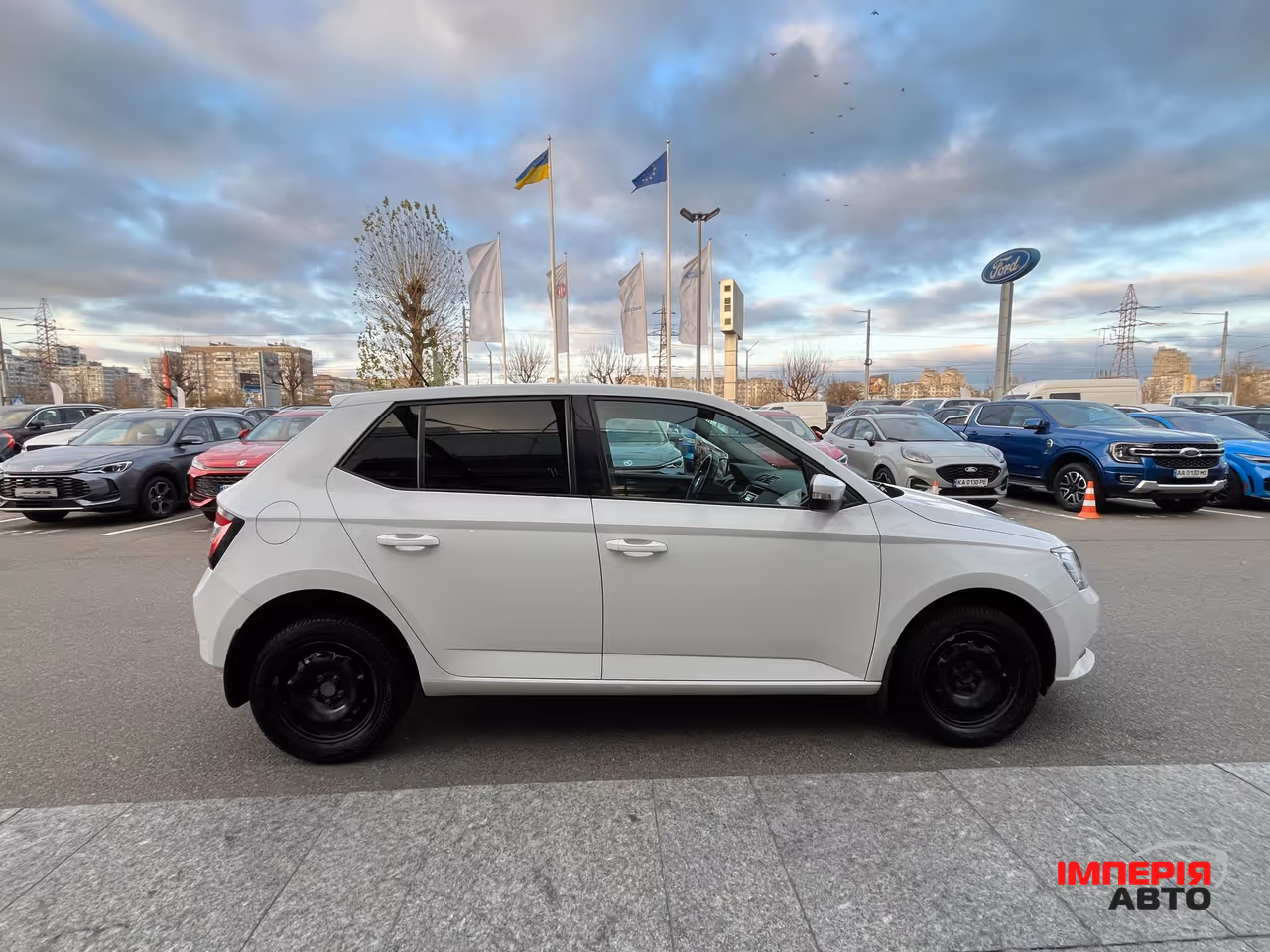 Skoda Fabia - фото 5