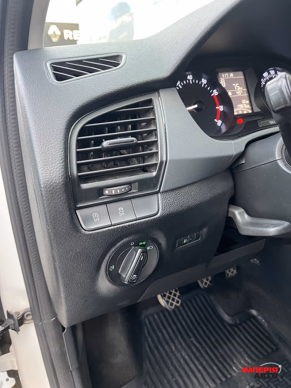 Skoda Fabia - фото 18