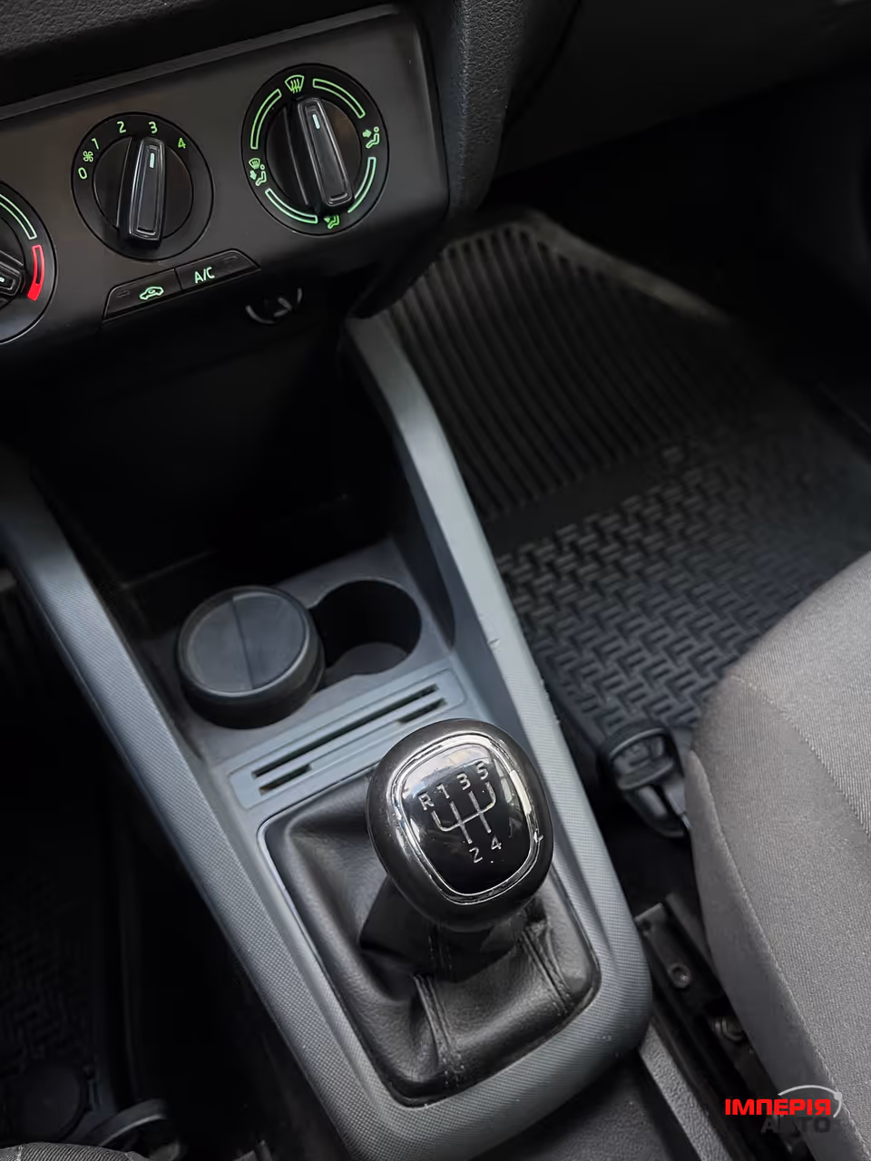Skoda Fabia - фото 21