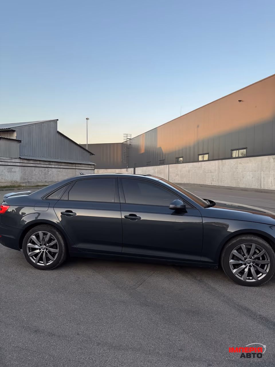 Audi A4 - фото 3