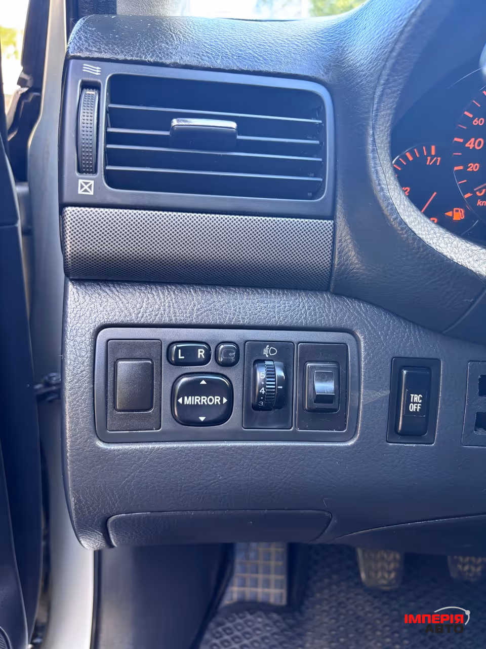 Toyota Avensis - фото 10