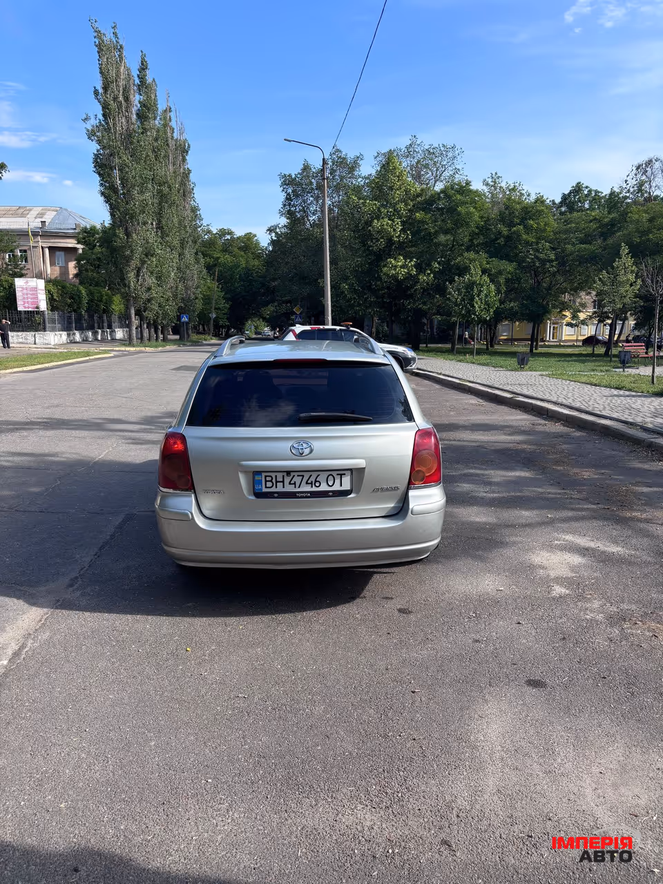 Toyota Avensis - фото 3