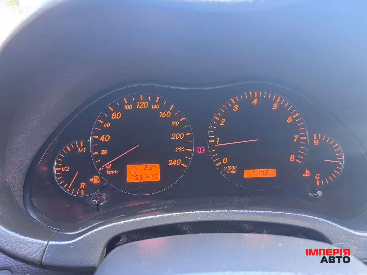 Toyota Avensis - фото 11