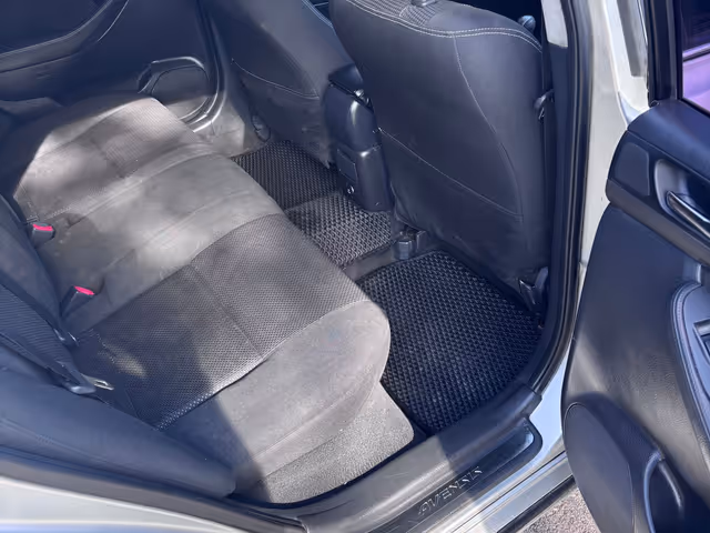 Toyota Avensis - фото 5