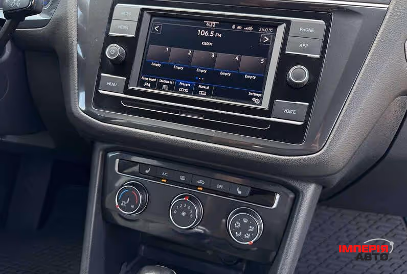 Volkswagen Tiguan - фото 12