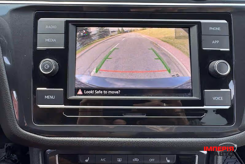 Volkswagen Tiguan - фото 11