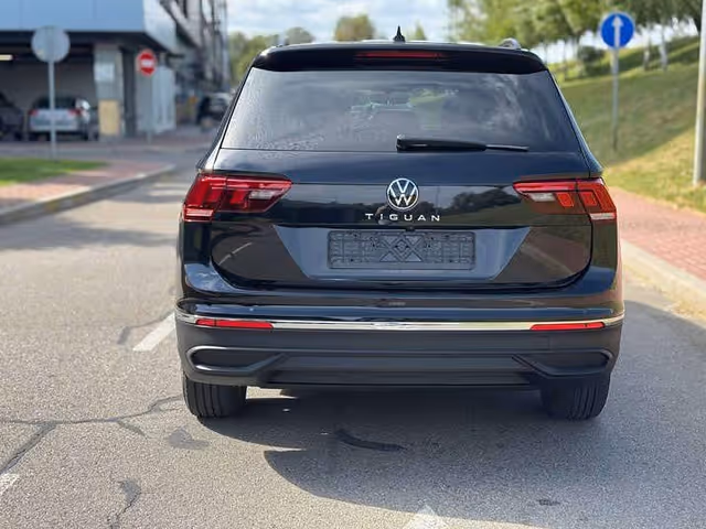 Volkswagen Tiguan - фото 5