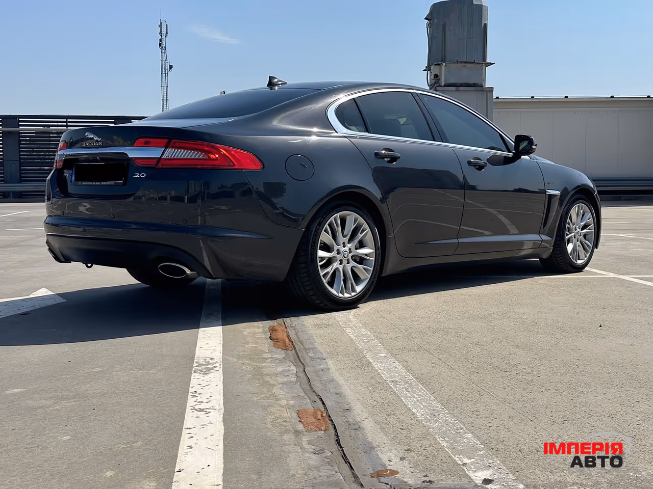 Jaguar XF - фото 4