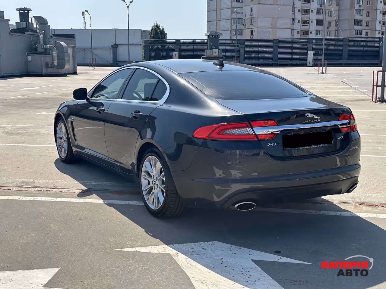 Jaguar XF - фото 7