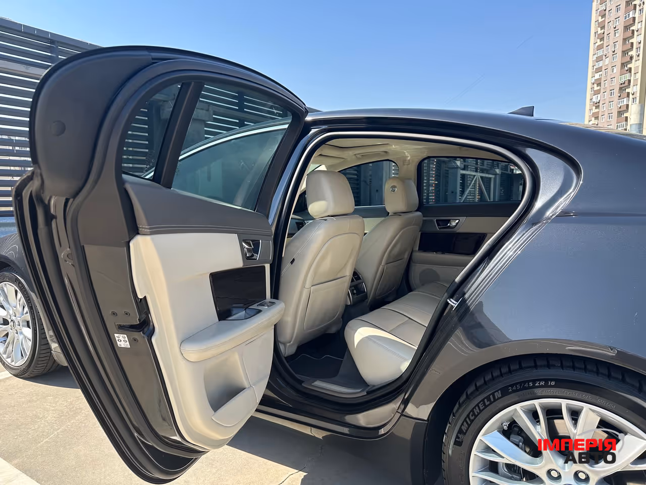 Jaguar XF - фото 13