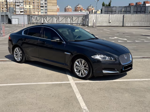 Jaguar XF - фото 1