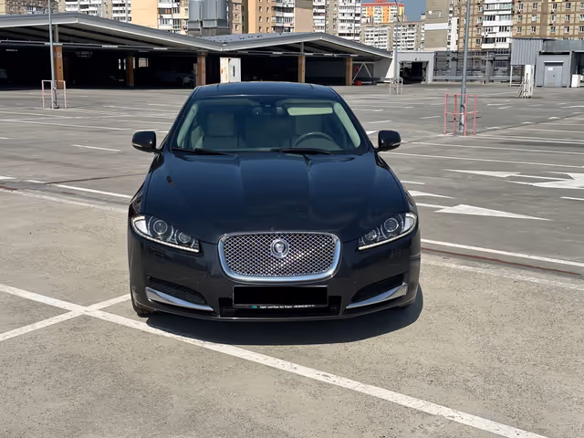 Jaguar XF - фото 3