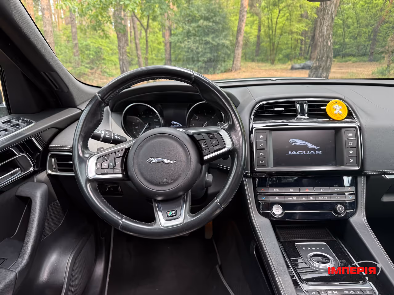 Jaguar F-Pace - фото 13