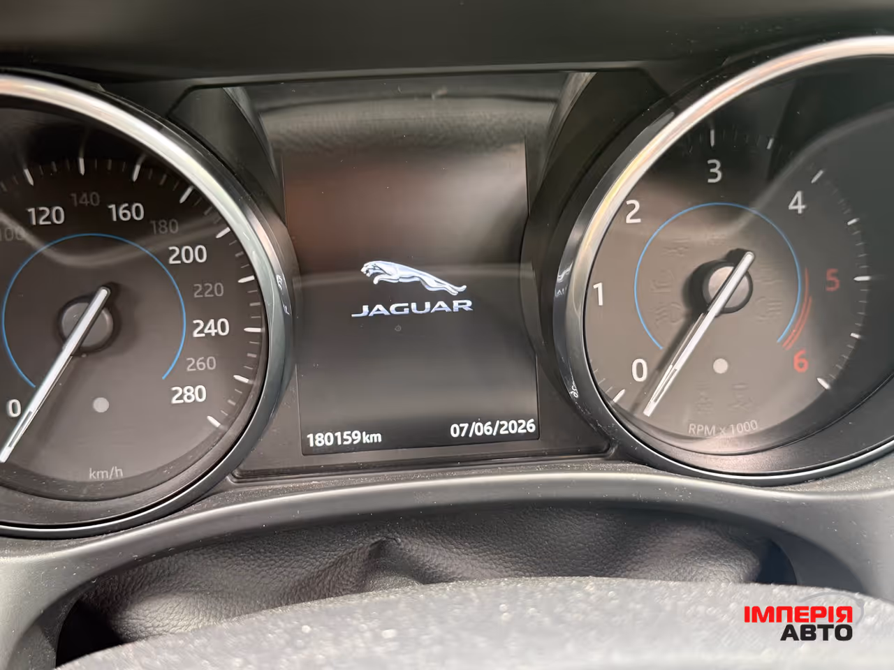 Jaguar F-Pace - фото 18