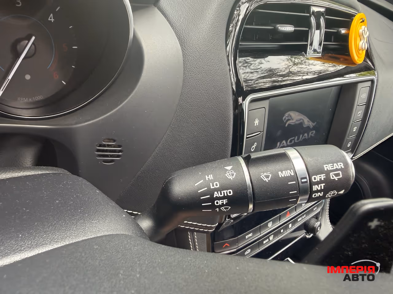 Jaguar F-Pace - фото 20
