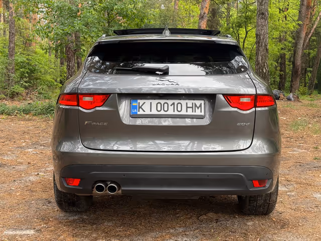 Jaguar F-Pace - фото 5