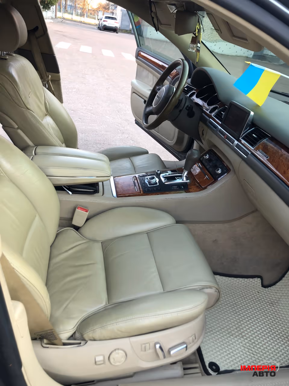 Audi A8 - фото 6