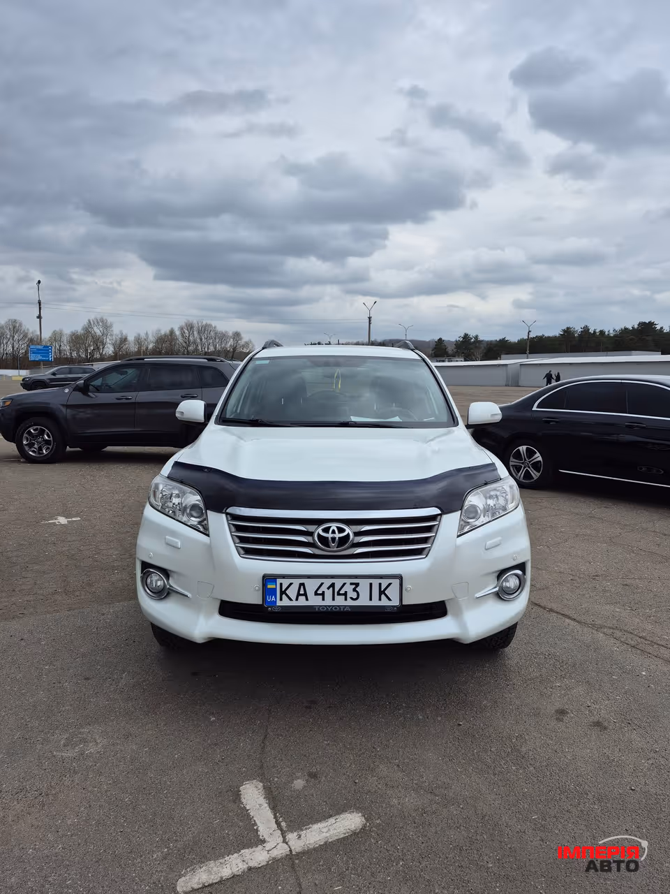 Toyota RAV4 - фото 1
