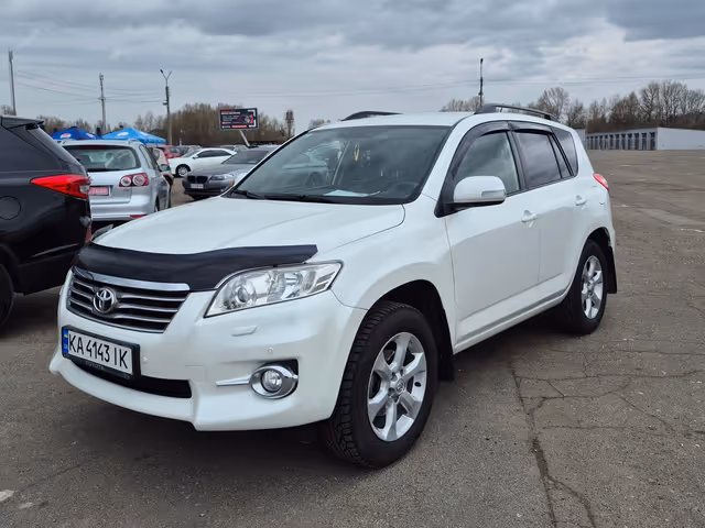 Toyota RAV4 - фото 2
