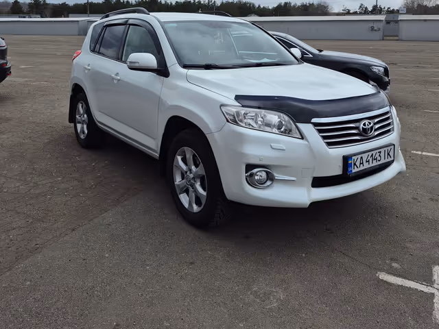 Toyota RAV4 - фото 3