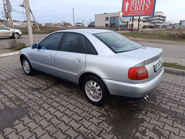 Audi A4 - фото 3