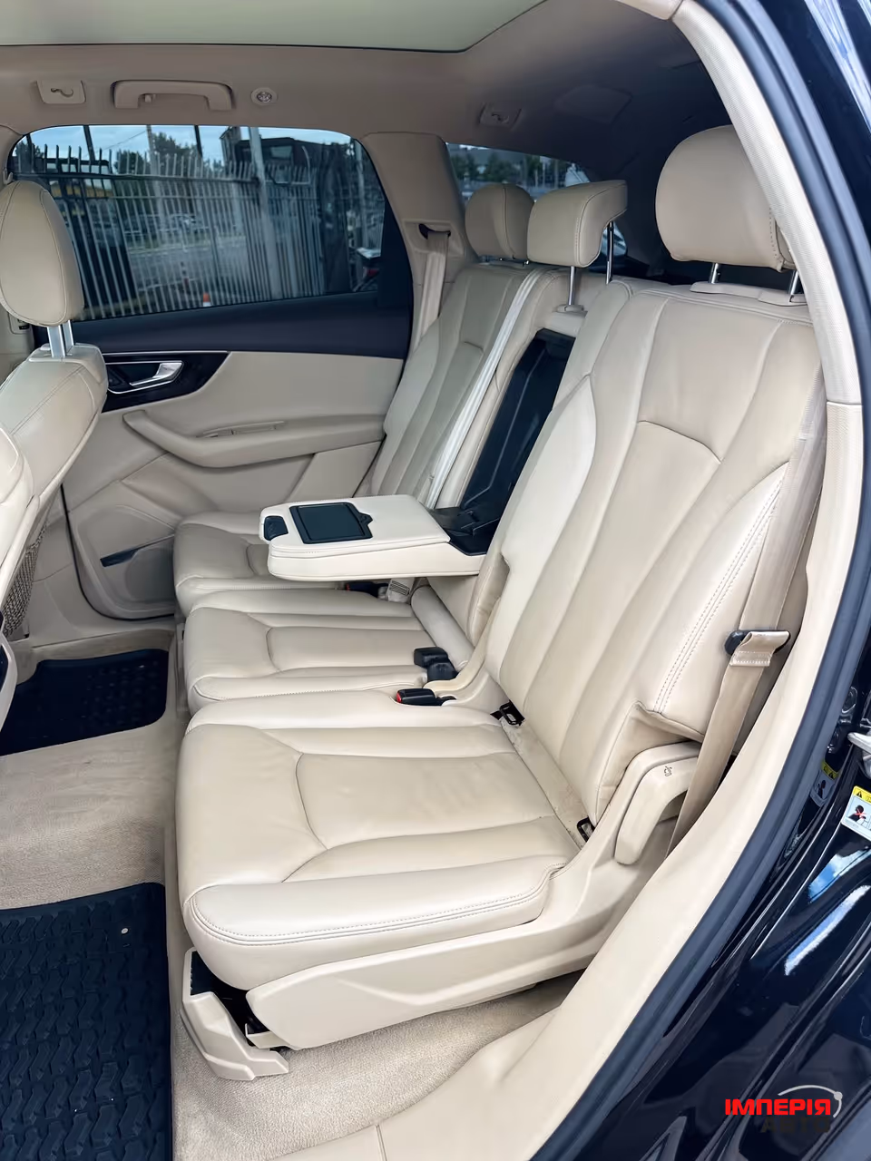 Audi Q7 - фото 10