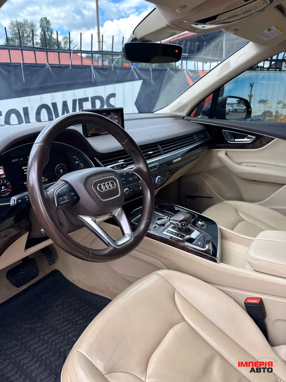 Audi Q7 - фото 7