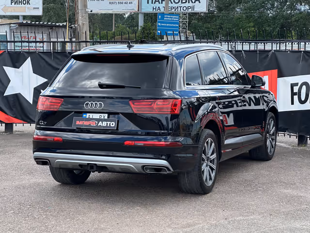 Audi Q7 - фото 5