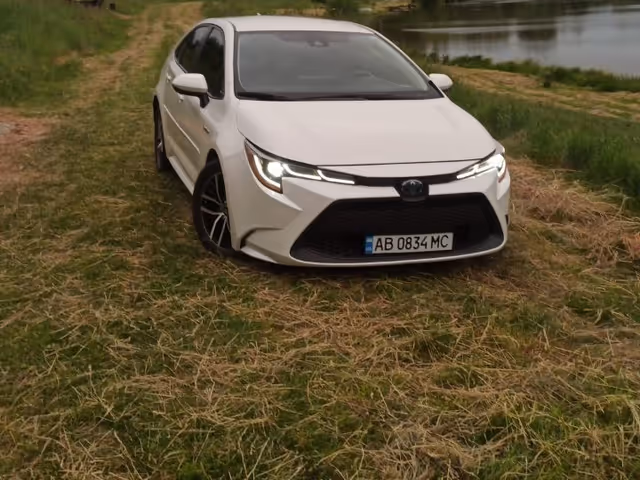 Toyota Corolla - фото 2
