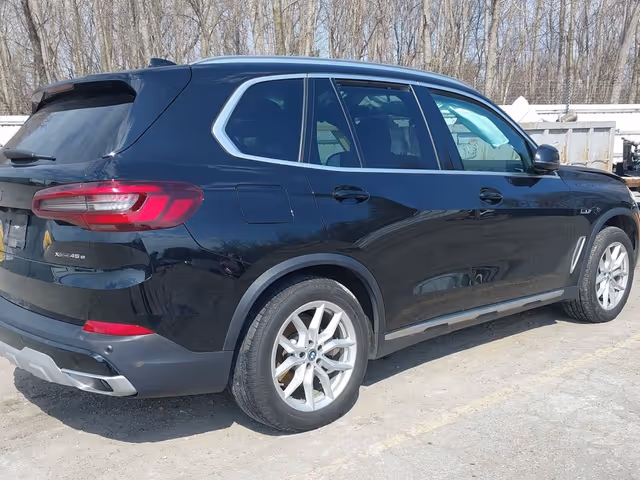 BMW X5 - фото 3