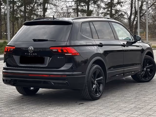 Volkswagen Tiguan - фото 3