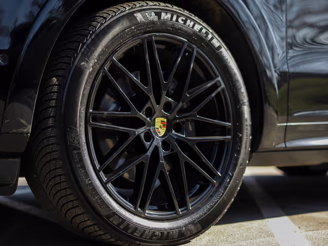 Porsche Cayenne - фото 4