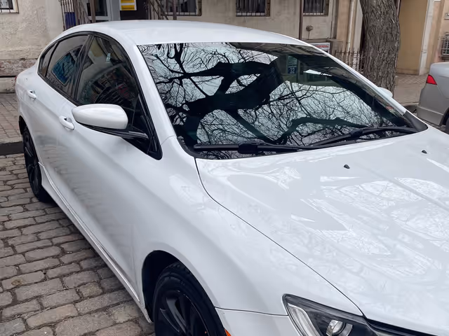 Chrysler 200 - фото 1