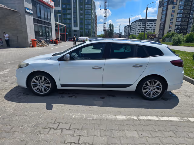 Renault Megane - фото 3