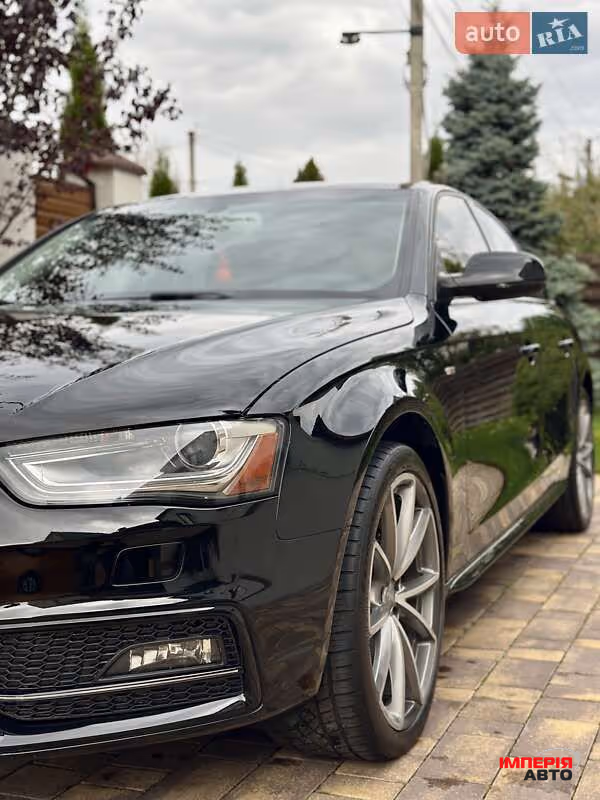 Audi A4 - фото 8