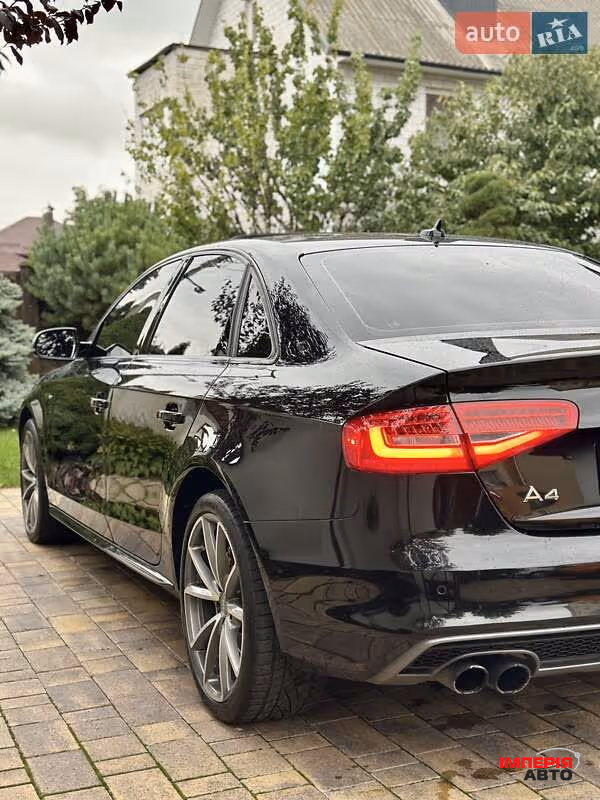 Audi A4 - фото 21