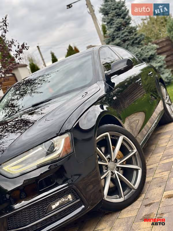 Audi A4 - фото 12