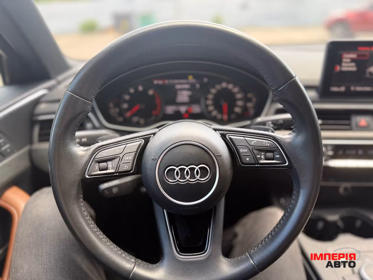 Audi A4 - фото 11