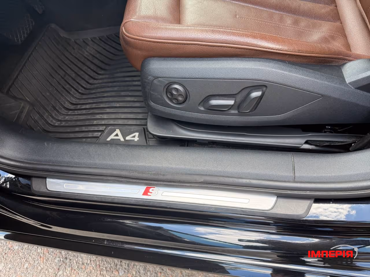 Audi A4 - фото 17