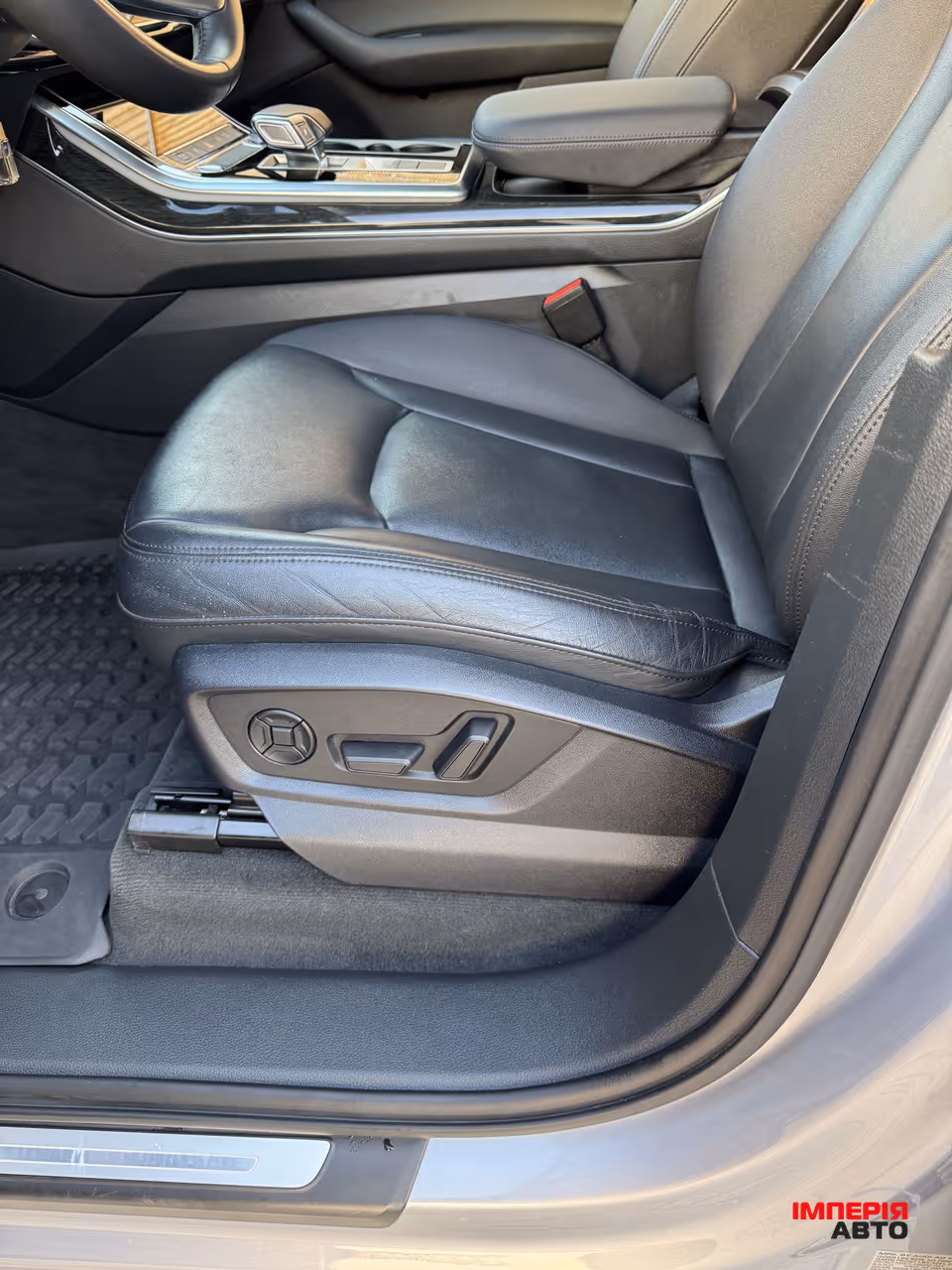 Audi Q7 - фото 20