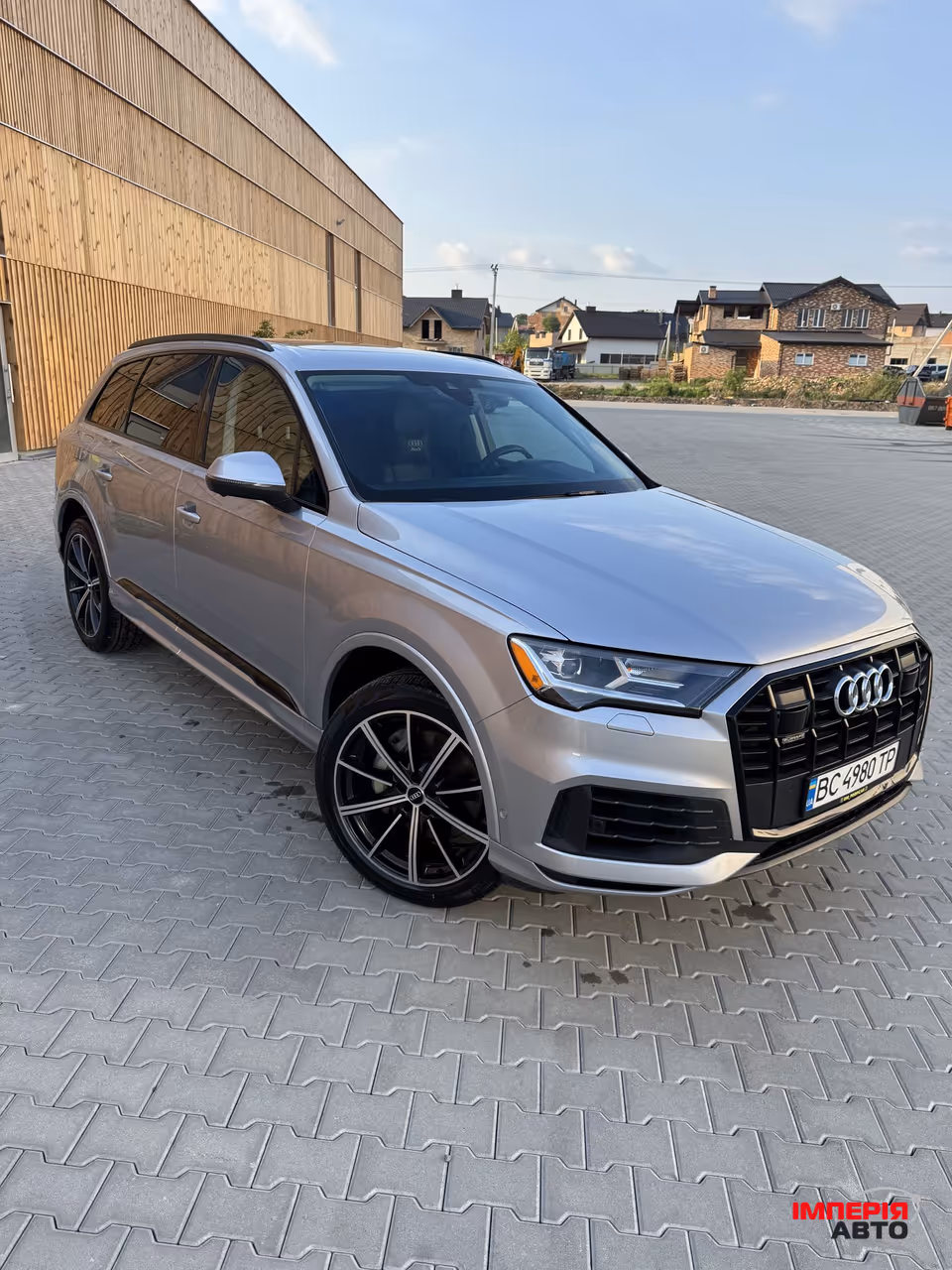 Audi Q7 - фото 8