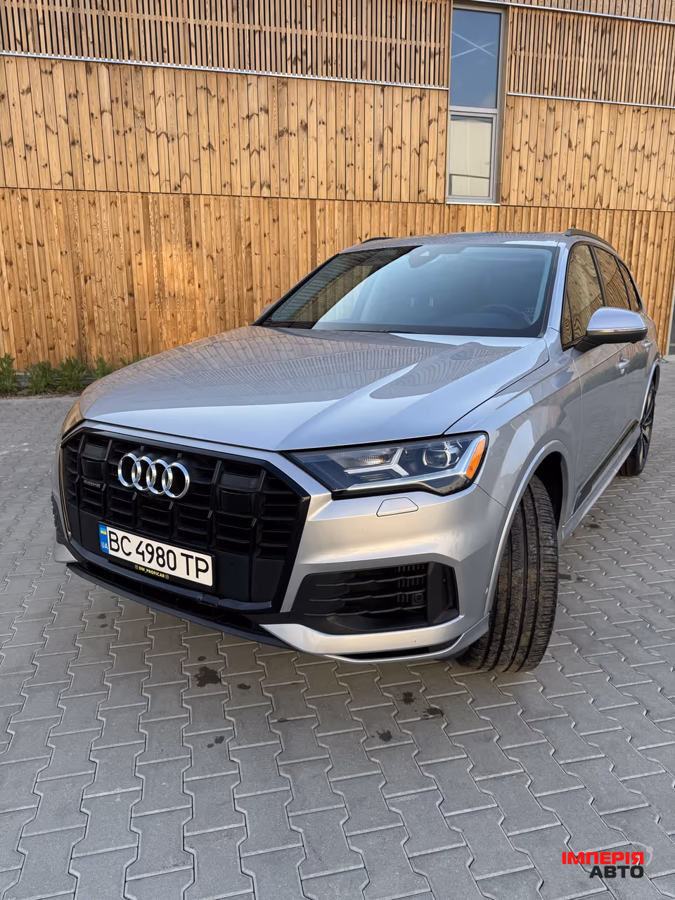 Audi Q7 - фото 1