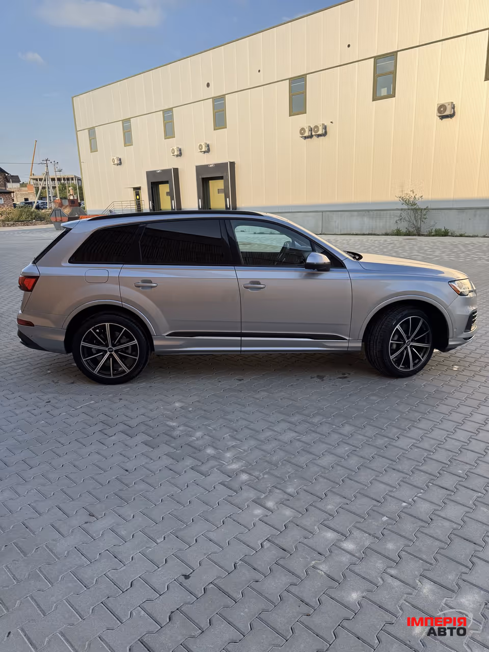 Audi Q7 - фото 7