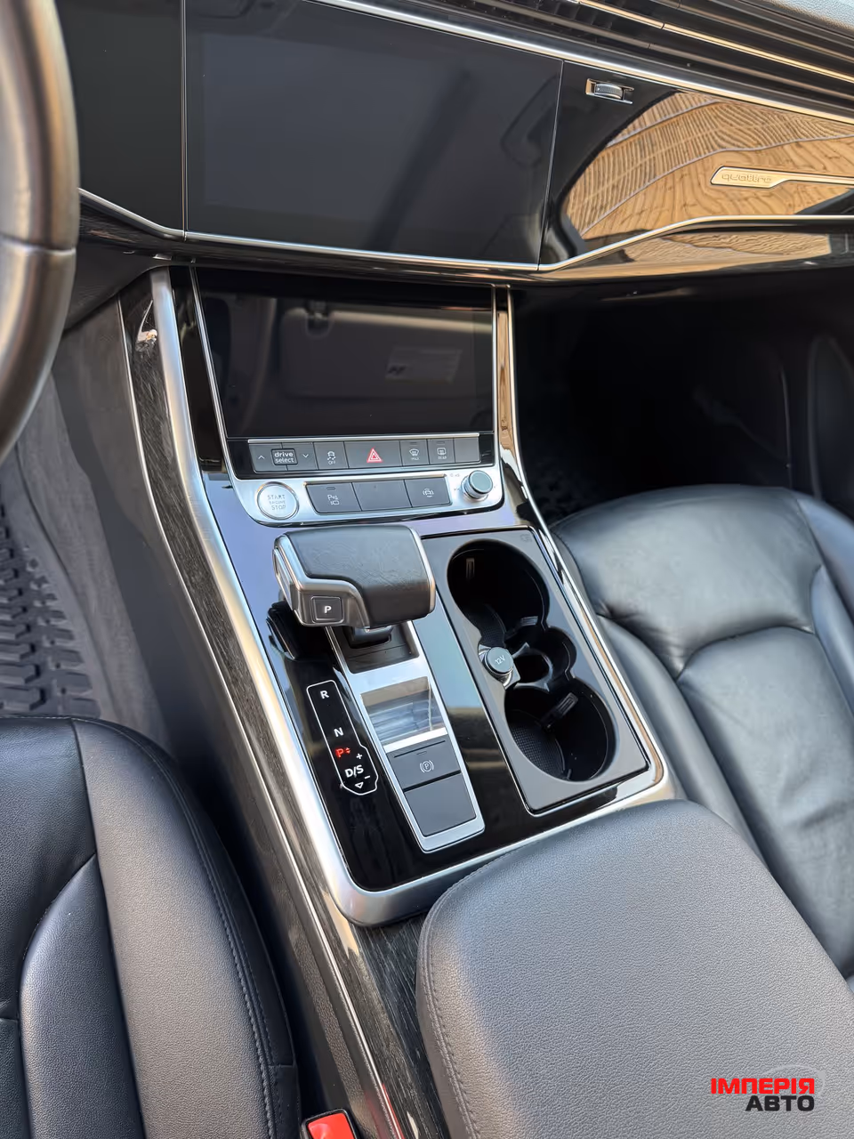 Audi Q7 - фото 23